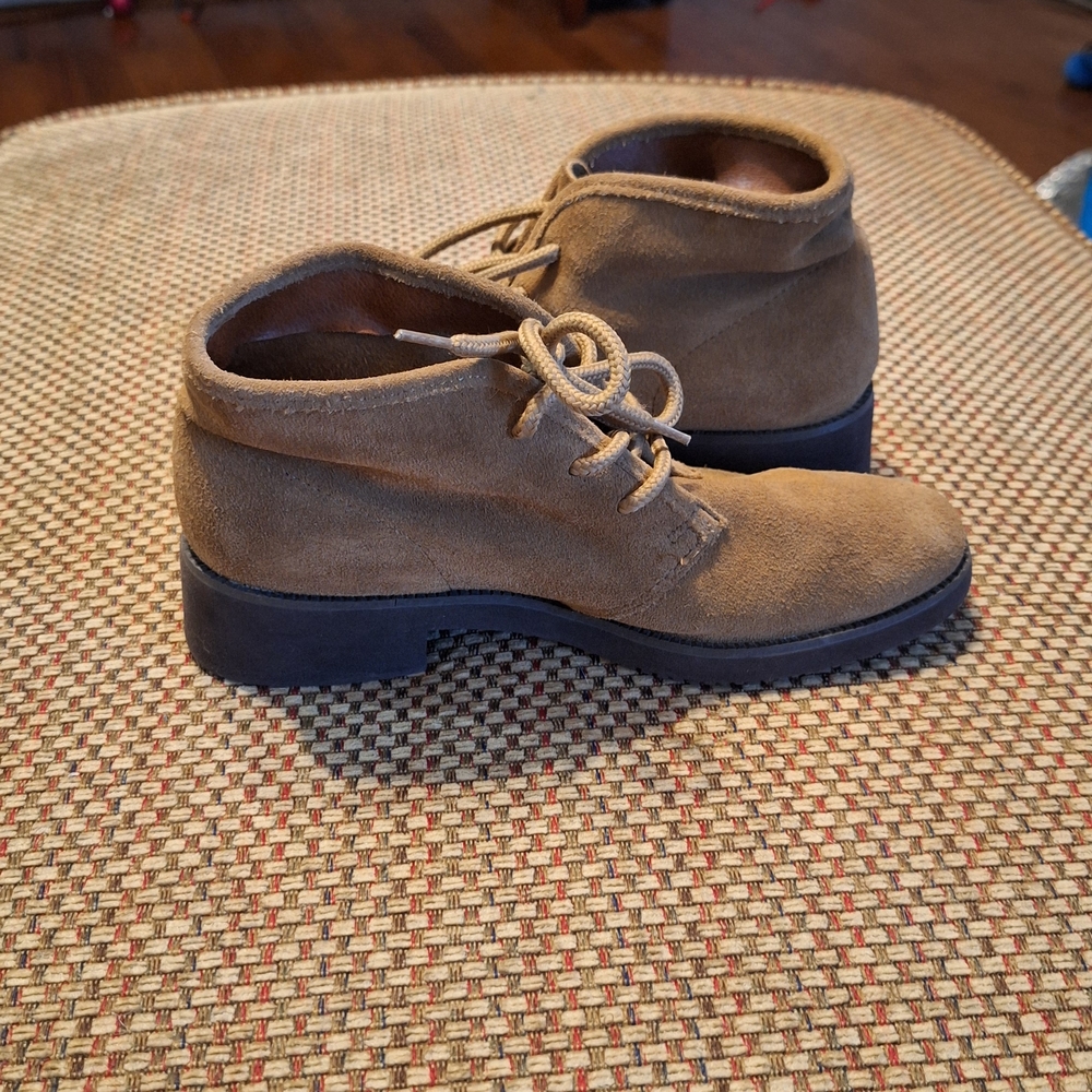 Maine Woods Women's Tan Lace Up Suede Ankle Boots - Picture 5 of 15